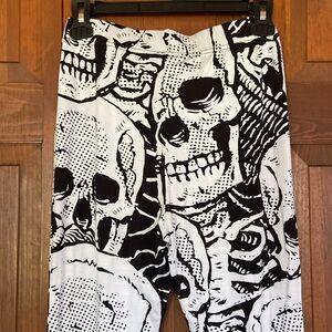 💀 KILLSTAR PLENTIFUL REAP FLARES~BLACK & WHITE SKULLS ~XS~SO SOFT